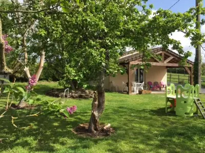 Jardin de l'établissement Gîte de la Grenouille