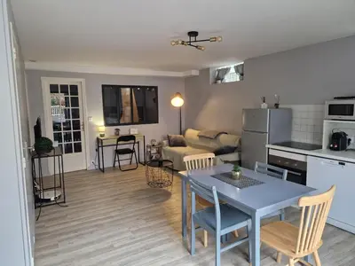 Cuisine ou kitchenette dans l'établissement Appartement RDC Centre Cabourg