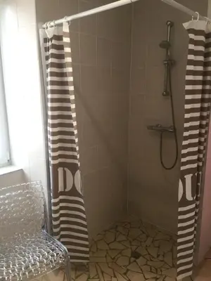 Salle de bains dans l'établissement La Forge