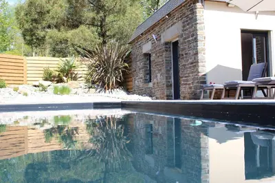 Piscine de l'établissement Le Val Daninière B&B Adult only ou située à proximité