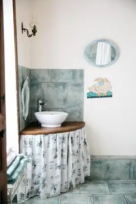 Salle de bains dans l'établissement La Vieille Foulonnière : Chambres d'hôtes & Permaculture