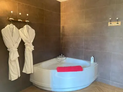 Salle de bains dans l'établissement Au Château