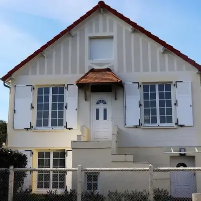 Villa des sables avec 1 studio pour 2 personnes pouvant être complété par une chambre avec sa salle de bain et WC si 4 personnes
