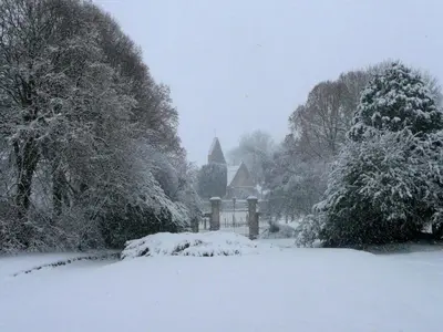 L'établissement Riverside Retreat in Lantheuil en hiver