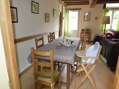 Coin salon dans l'établissement Peaceful Countryside Home