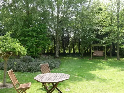 Jardin de l'établissement Holiday Home Les Londes by Interhome