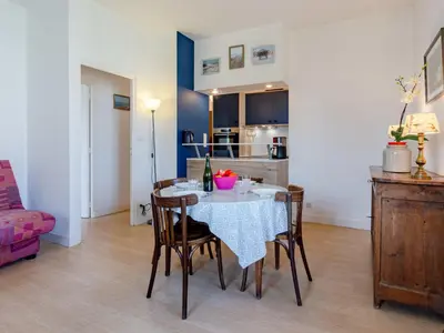 Cuisine ou kitchenette dans l'établissement Apartment Le Manoir du Casino by Interhome