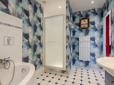 Salle de bains dans l'établissement Apartment Le Normandie Home by Interhome