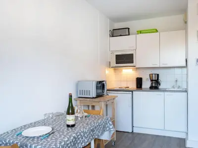 Cuisine ou kitchenette dans l'établissement Apartment Fleur Marine-16 by Interhome
