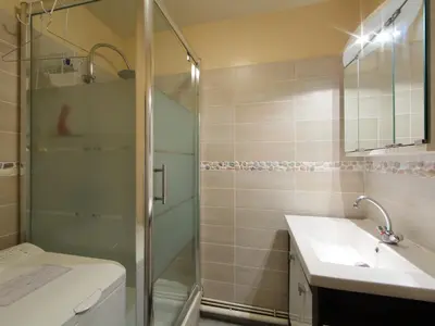Salle de bains dans l'établissement Apartment Le Garden-1 by Interhome