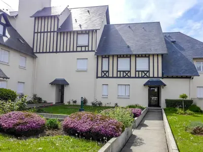 Jardin de l'établissement Apartment Le Garden-1 by Interhome