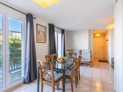 Coin salon dans l'établissement Apartment Les Marines 1 et 2-4 by Interhome