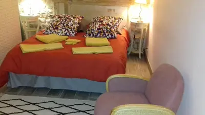 Un ou plusieurs lits dans un hébergement de l'établissement Le vitrail CHAMBRE Équipée sans service repas 1073 rue des carrières 50700 Yvetot bocage