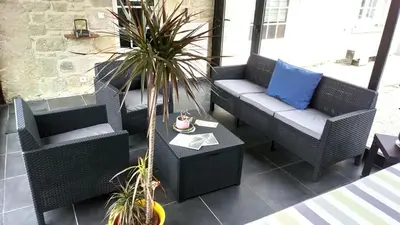 Coin salon dans l'établissement Le vitrail CHAMBRE Équipée sans service repas 1073 rue des carrières 50700 Yvetot bocage