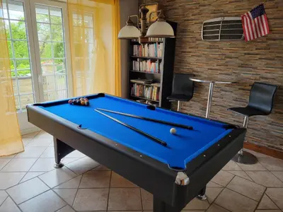 Billard dans l'établissement Meublé 3 étoiles, proche Plages débarquement dans les Marais du Cotentin à Carentan