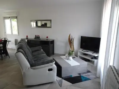 Télévision ou salle de divertissement dans l'établissement House in Basse-Normandie near Mont St Michel