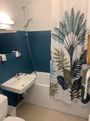Salle de bains dans l'établissement Hotel Le Cosy Riva Bella