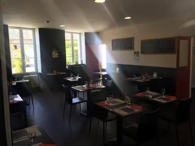 Restaurant ou autre lieu de restauration dans l'établissement Au Père Tranquille