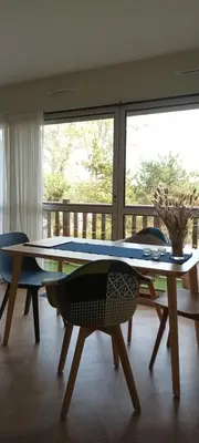 Balcon ou terrasse dans l'établissement LA SAPINIERE