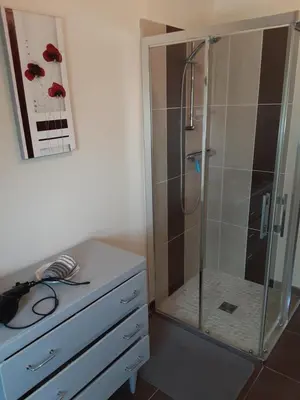 Salle de bains dans l'établissement Chambre d'hôtes de la Galie
