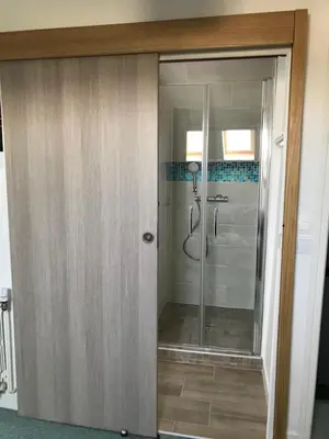 Salle de bains dans l'établissement La Maison Blanche