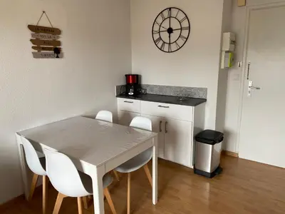 Cuisine ou kitchenette dans l'établissement T2, accès direct plage, proche thalasso