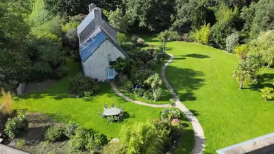 Jardin de l'établissement Le cottage de Savigny