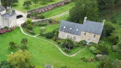 Jardin de l'établissement Le cottage de Savigny