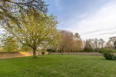 Jardin de l'établissement Château de Monceaux 5mn de Bayeux proche Mer
