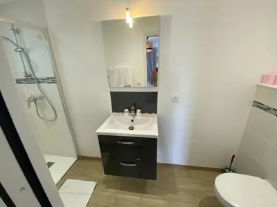 Salle de bains dans l'établissement B&B de Saint Come de Fresné