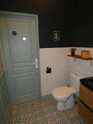 Salle de bains dans l'établissement Gîte de la Ferme Feugère