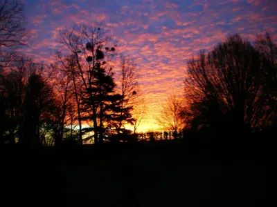 Lever ou coucher de soleil vu de la maison d'hôtes ou à proximité