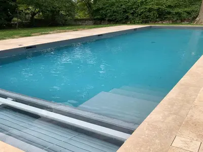 Piscine de l'établissement Luxurious Mansion in Castle Grounds in Lantheuil ou située à proximité