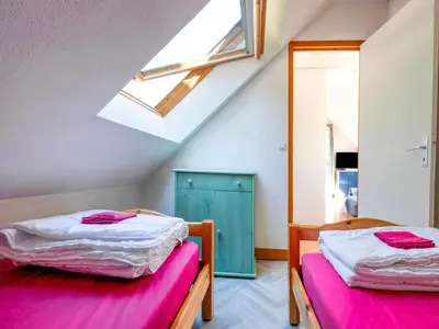 Un ou plusieurs lits dans un hébergement de l'établissement Apartment in Saint-Rémy near Lake