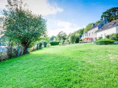 Jardin de l'établissement Apartment in Saint-Rémy near Lake