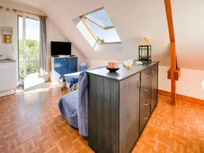 Télévision ou salle de divertissement dans l'établissement Apartment in Saint-Rémy near Lake