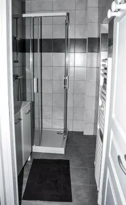 Salle de bains dans l'établissement Maison gîte à Vire Normandie (Les Vaux de Vire)