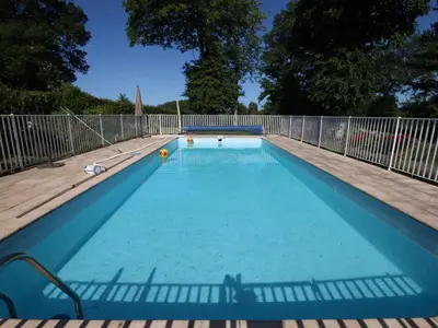 Piscine de l'établissement Longère avec piscine et wifi à Ste Honorine - FR-1-497-4 ou située à proximité
