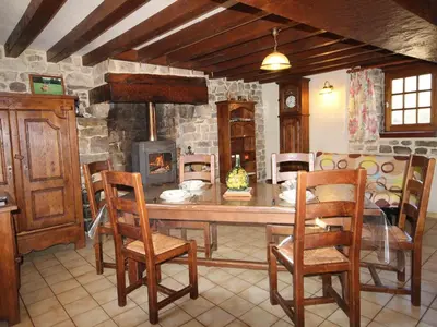 Plan de l'établissement Maison ancienne restaurée avec poêle à bois et animaux admis - FR-1-497-15