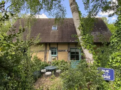 Jardin de l'établissement La Bergerie: Maison ancienne avec jardin anglais, 2 chambres - FR-1-497-35