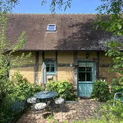 La Bergerie: Maison ancienne avec jardin anglais