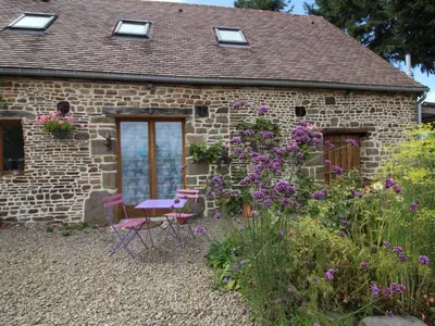 Jardin de l'établissement Grange restaurée avec jardin, animaux acceptés, WiFi inclus - FR-1-497-63