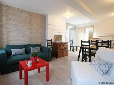 Coin salon dans l'établissement Séjour littéraire en Suisse Normande avec WIFI - FR-1-497-93