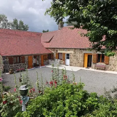 Maison de campagne spacieuse avec grand jardin