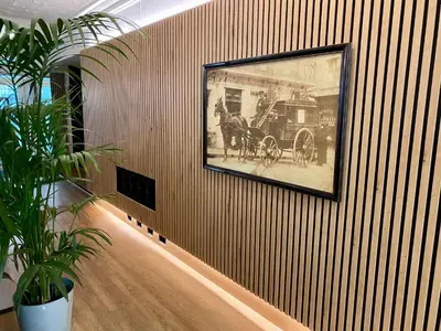 Télévision ou salle de divertissement dans l'établissement Hotel du Louvre