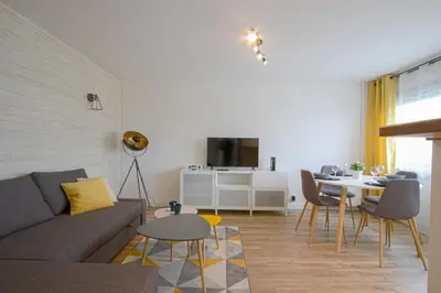Télévision ou salle de divertissement dans l'établissement APPARTEMENT MODERNE A CAEN POUR 4 PERSONNES