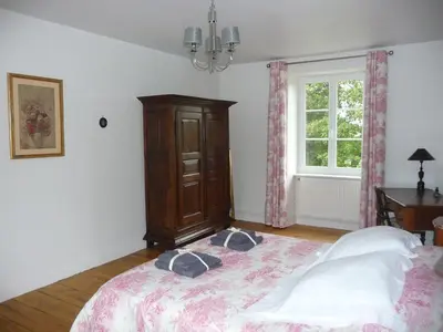 Un ou plusieurs lits dans un hébergement de l'établissement L'ancien Presbytère de Sébeville