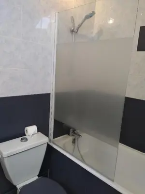 Salle de bains dans l'établissement Les Gîtes du Château de Passillé