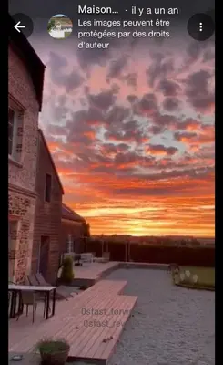 Lever ou coucher de soleil vu de la maison d'hôtes ou à proximité