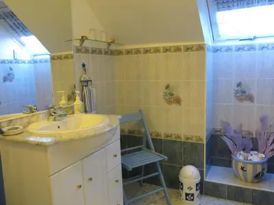 Salle de bains dans l'établissement La Maison s'apelle le P'tit Nid